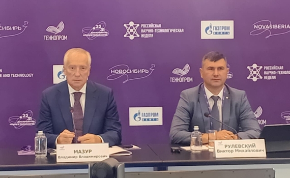 Губернатор Мазур обсудил на «Технопроме» производственно-технологическое сотрудничество с Беларусью