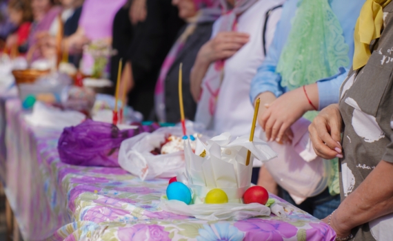 Пасхальные яйца без химии: как получить насыщенные цвета и безвредные крашенки — проще не бывает Пасхальные яйца без химии: как получить насыщенные цвета и безвредные крашенки — проще не бывает